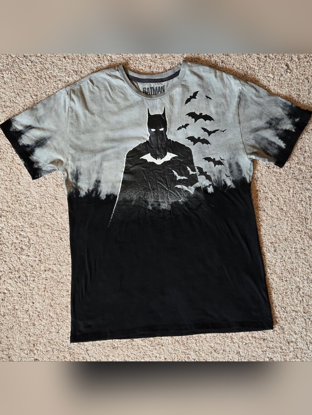 The Batman Graphic T-Shirt Men’s Medium Gray Black Tie Dye DC Comics Tee